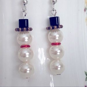 New Faux Pearl Frosty the Snowman Christmas Winter Holiday Earrings